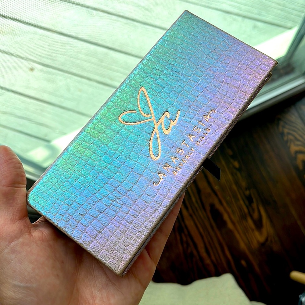 Jackie Aina Anastasia Beverly Hills eyeshadow palette EUC